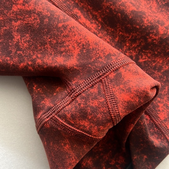 🚨 SOLD 🚨Lululemon Wunder Train HR Tight 25" Denim Wash Print Autumn Red Black - Picture 6 of 10